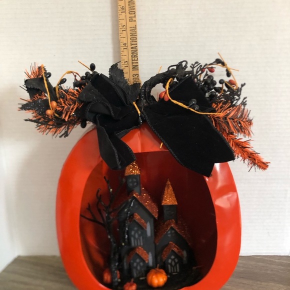 Michaels Pumpkin with Light Up Haunted House - Picture 7 of 10